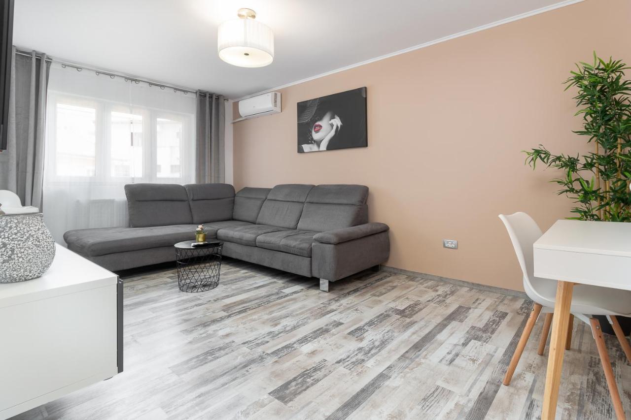 Decebal Flat Appartement Oradea Buitenkant foto